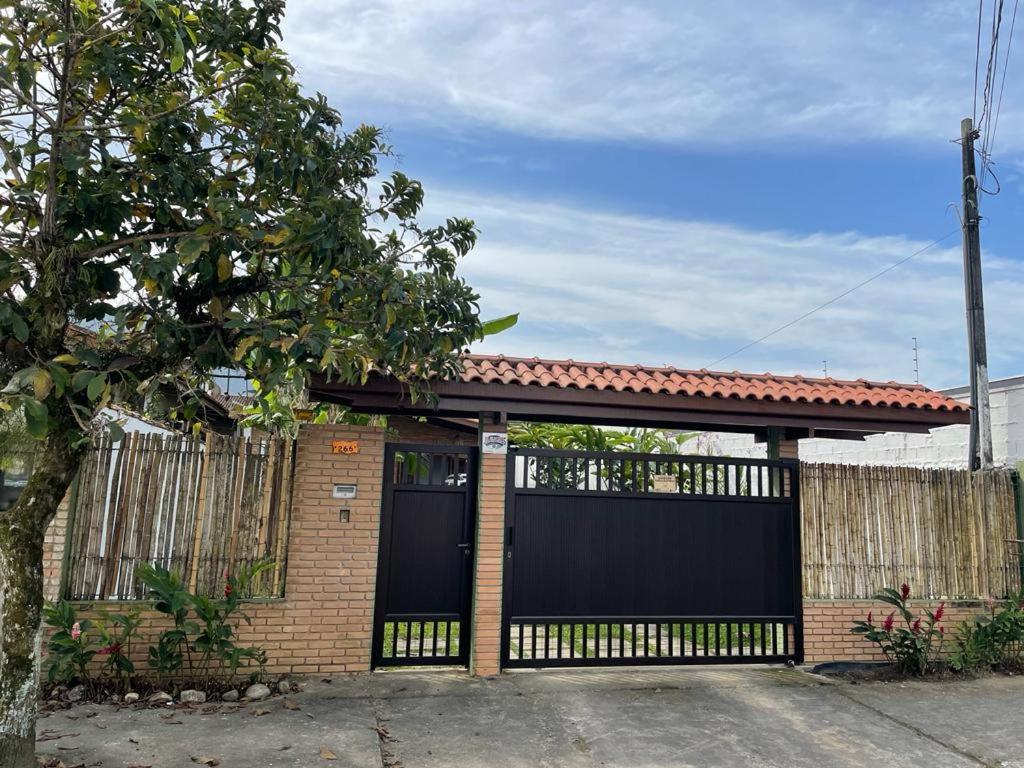 Casa Charmosa Com Jardim Tropical A 1500 Mts Da Do Cruzeiro *